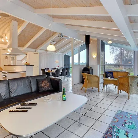 Rik - 350m From The Sea By Interhome Yderby
