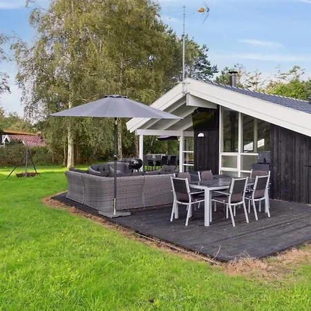 Rik - 350m From The Sea By Interhome Yderby