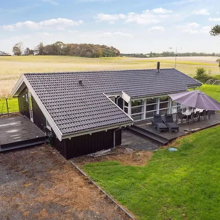 Semesterbostad Rik - 350m From The Sea By Interhome *